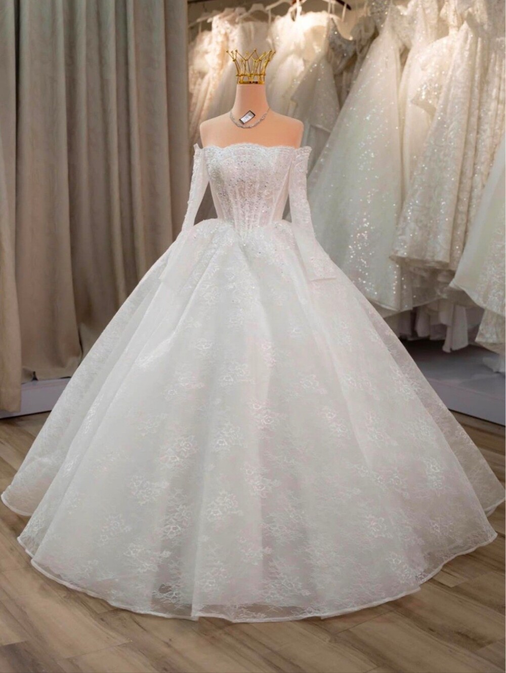 Off-the-Shoulder Ball Gown Wedding Dress in White